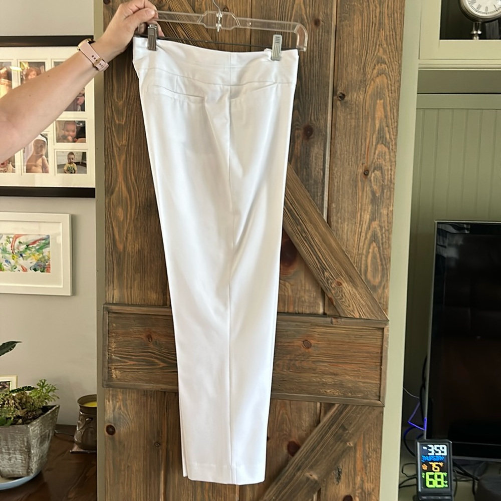 ClassyWhite pants, size 6 from Express  excellent like new condition